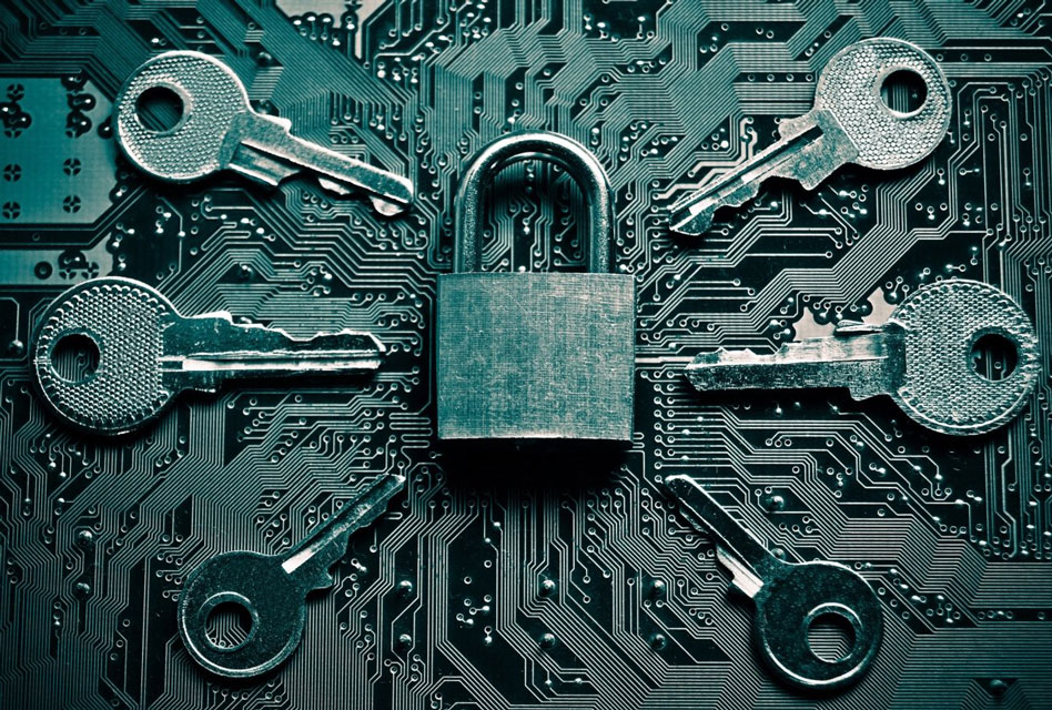 Empresário protegendo dados com soluções de Segurança da Informação para as PMEs.